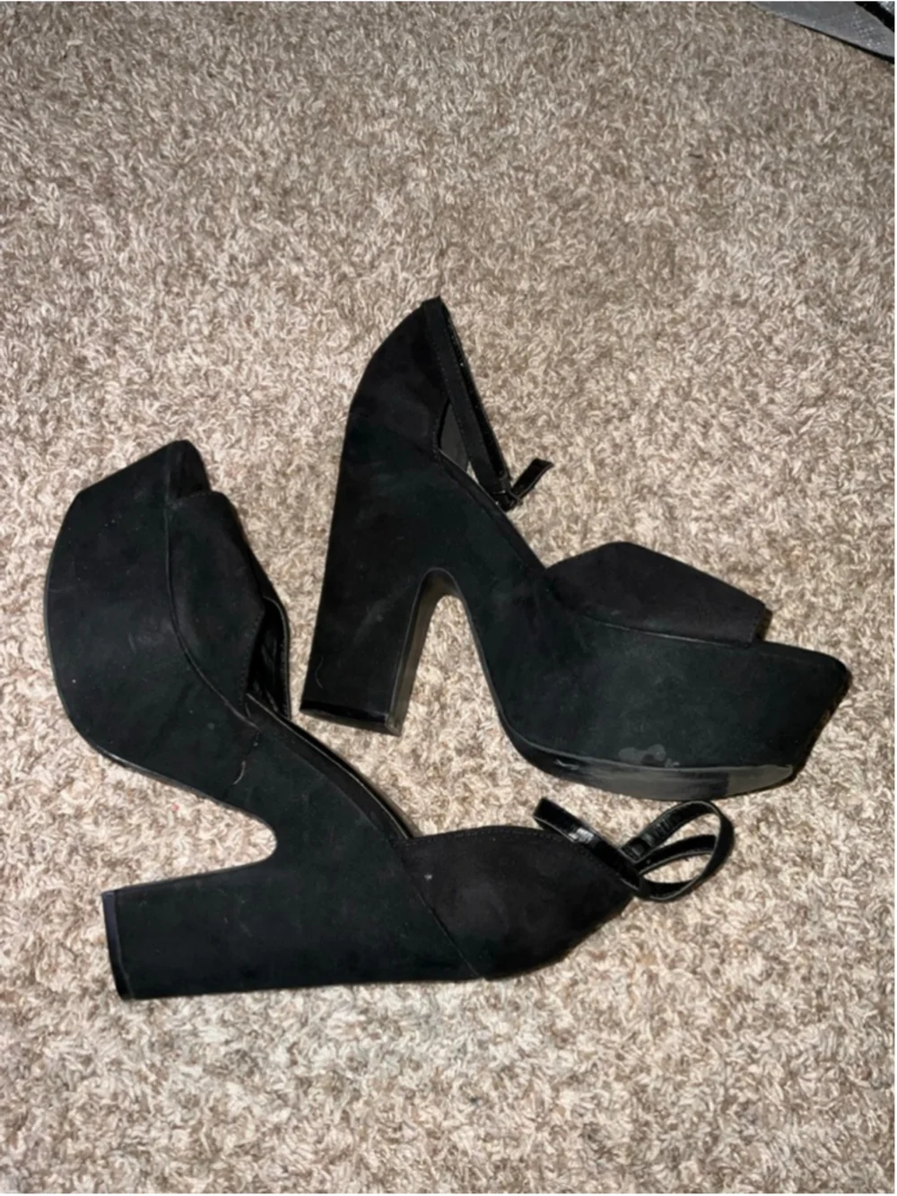 Women's Torrid Black Suede Platform Heels Size 10